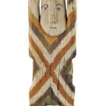 Фигурка с поднятыми рукамиот шамана народа