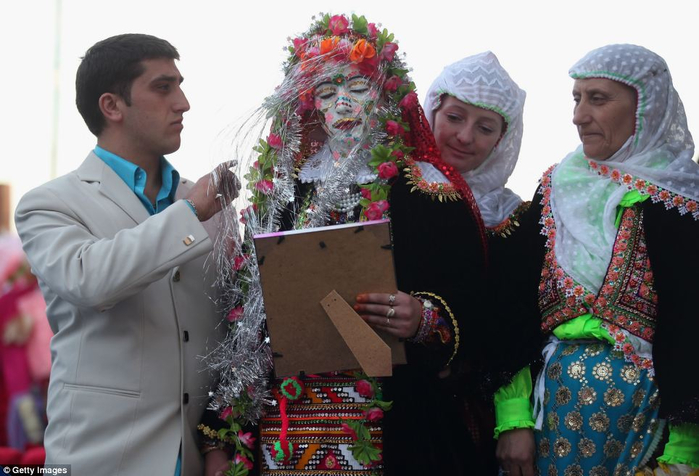 Традиционный свадебный наряд болгарок